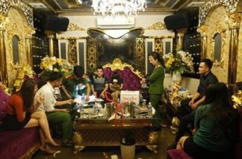 Đình chỉ 2 giáo viên trong “tiệc ma túy” ở huyện Hương Khê