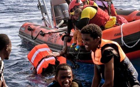 Ma-rốc giải cứu hơn 360 người di cư trên biển
