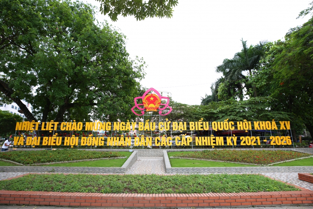 Thái Nguyên rực rỡ cờ hoa, biểu ngữ hướng về ngày hội lớn