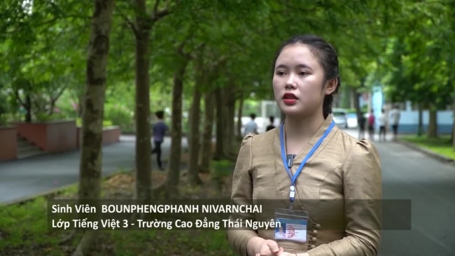Vietnam language learning of Lao students