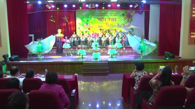 More than 2,500 students participate in 15th Thai Nguyen city "Melodies of rosy years" contest