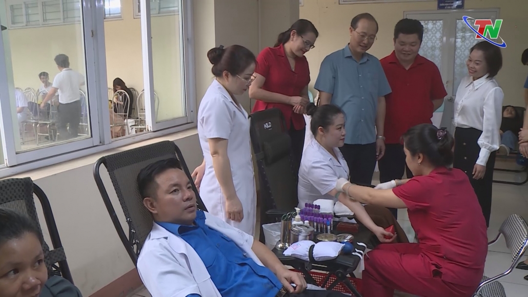 Thai Nguyen health industry responses to volunteer blood donation day in 2024