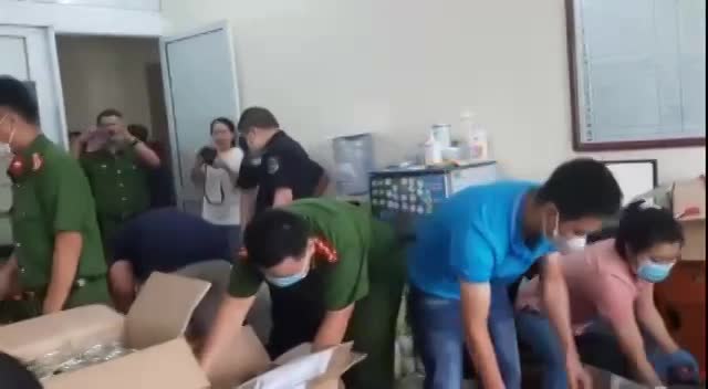 Cận cảnh bắt giữ 179kg ma túy tổng hợp được vận chuyển qua sân bay Nội Bài