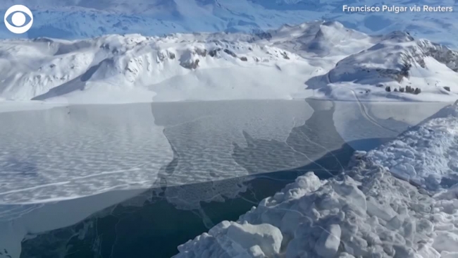 Kỳ lạ hồ băng biết 'hát' ở Chile