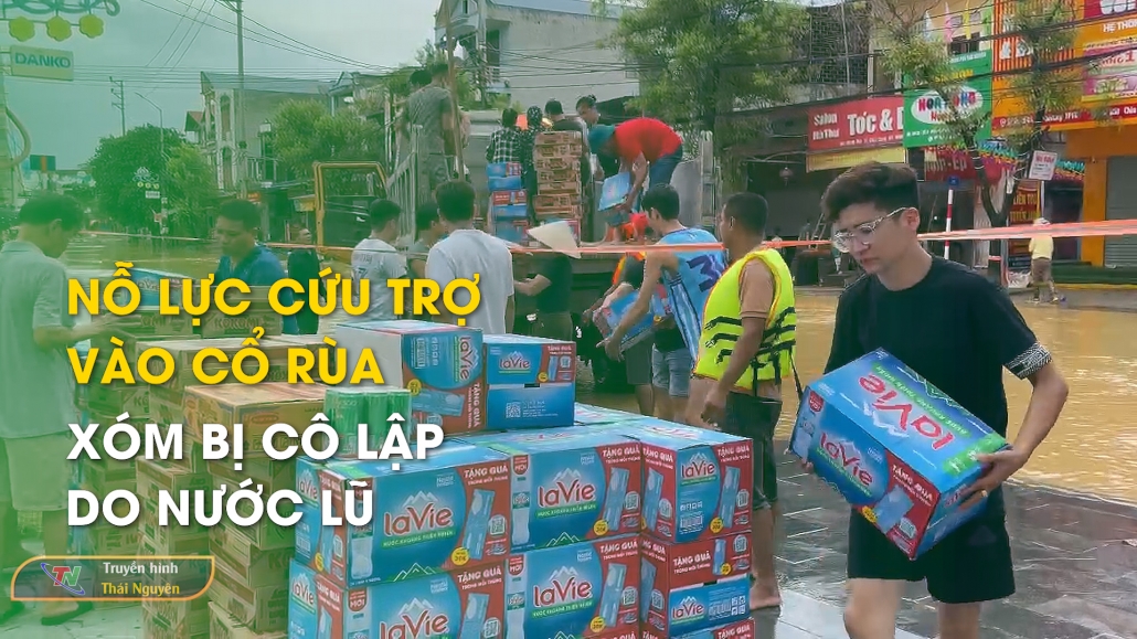 Nỗ lực cứu trợ vào Cổ Rùa – Xóm bị cô lập do nước lũ