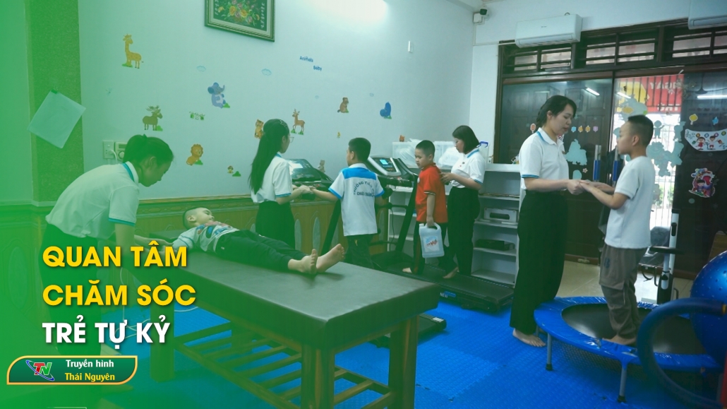 Quan tâm chăm sóc trẻ tự kỷ