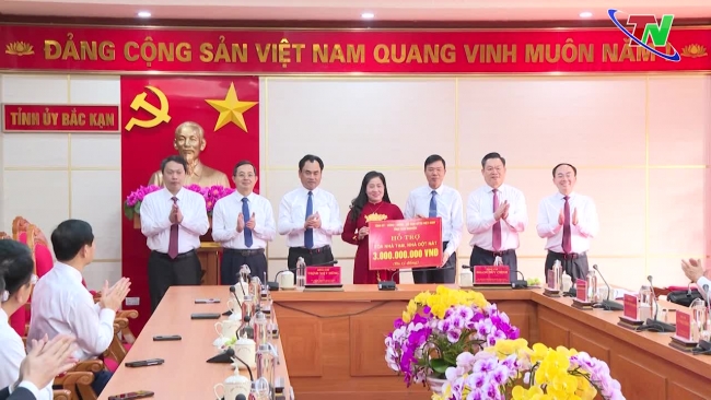 Thai Nguyen News 10/4/2025 - Thai Nguyen Province awards Bac Kan Province 3 billion VND